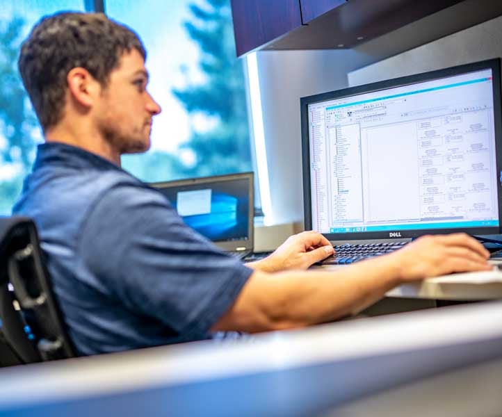 Engineer_Programming_PLCs_and_HMIs_Ladder-Logix_Edited